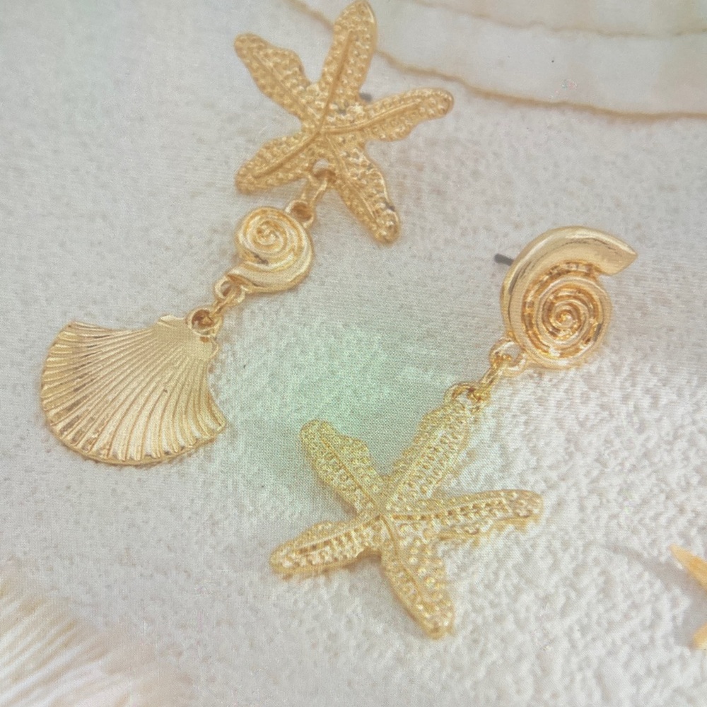 Ocean-Inspired Gold Starfish and Shell Earrings - Picture 3 of 4